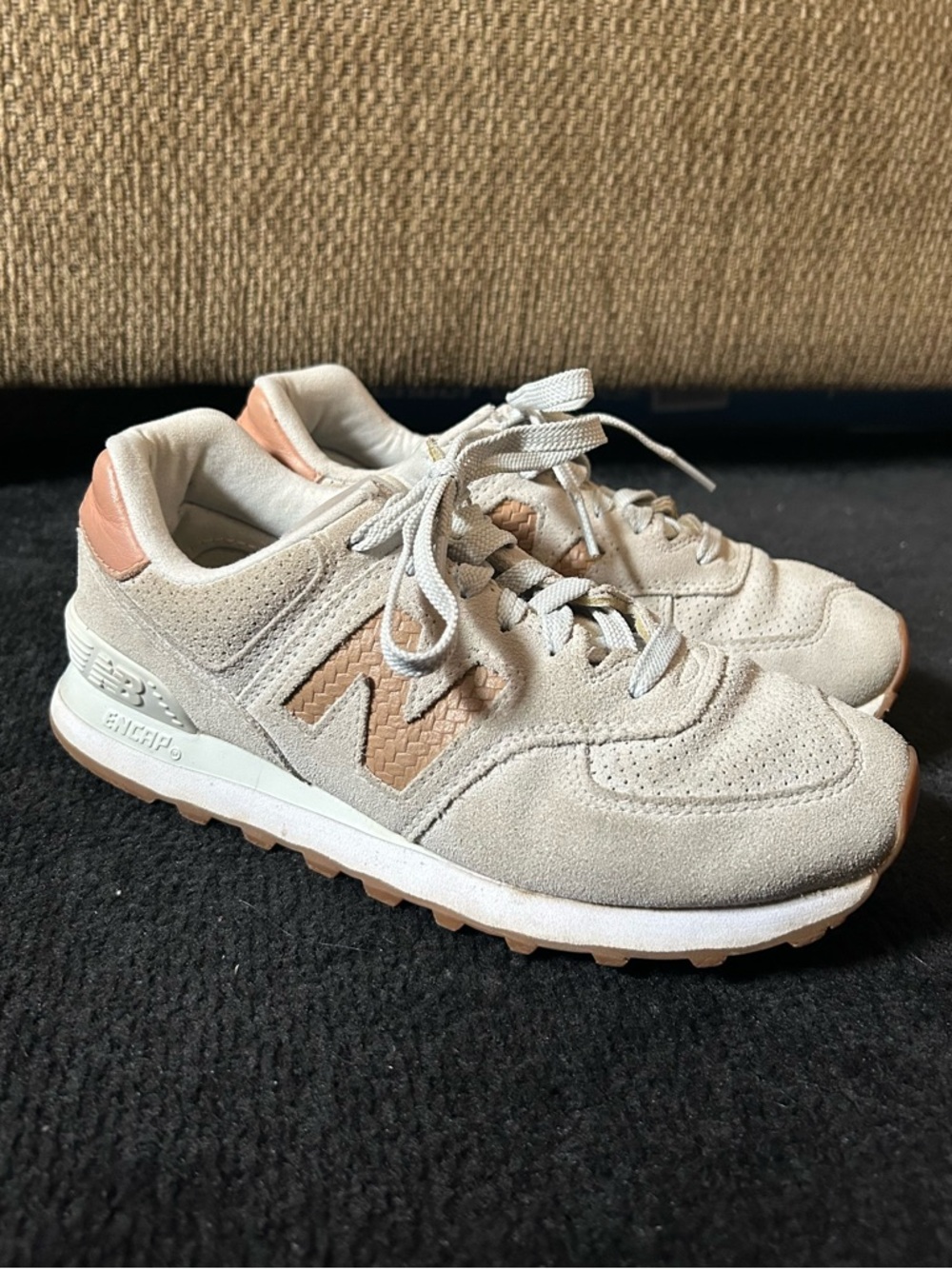 New Balance 574 Women’s Sneakers in Light Gray and Tan Woven Logo - Size 7
